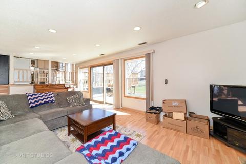 883 Lakeside Dr, Bartlett, IL 60103 photo 5
