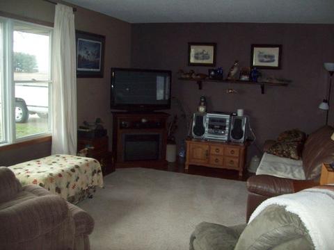 177 Atkinson Rd, Walnut, IL 61376 photo 4