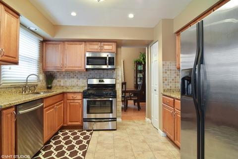4695 Olmstead Dr, Hoffman Estates, IL 60192 photo 3