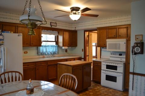17523 Henry St, Lansing, IL 60438 photo 17