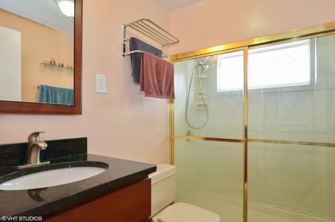 64 Michael Rd, Des Plaines, IL 60016 photo 10
