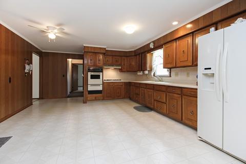 1130 S Wilson Ave, Kankakee, IL 60901 photo 3