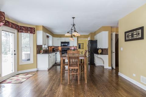 214 Wilcox Dr, Bartlett, IL 60103 photo 4