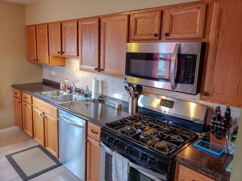 581 Radcliffe Ave, Des Plaines, IL 60016 photo 4
