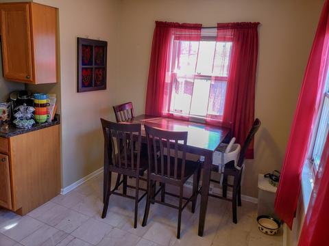581 Radcliffe Ave, Des Plaines, IL 60016 photo 8