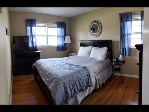 581 Radcliffe Ave, Des Plaines, IL 60016 photo 10