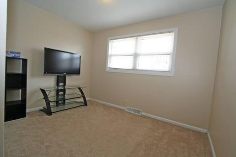4021 Bluebird Ln, Rolling Meadows, IL 60008 photo 9