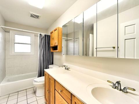 945 Concord Ln, Hoffman Estates, IL 60192 photo 13