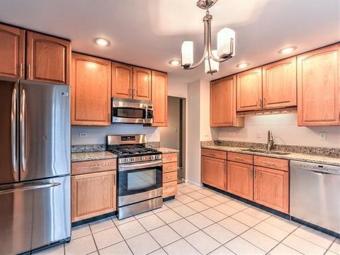 945 Concord Ln, Hoffman Estates, IL 60192 photo 9