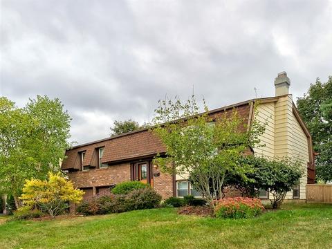 945 Concord Ln, Hoffman Estates, IL 60192 photo 2