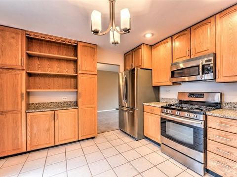 945 Concord Ln, Hoffman Estates, IL 60192 photo 11