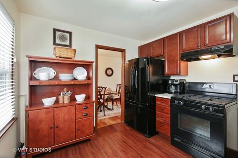 3802 Eleanor Ct, Rolling Meadows, IL 60008 photo 4