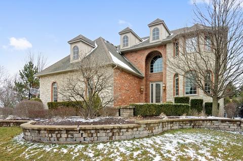 4 Baker Ln, Naperville, IL 60565 photo 2