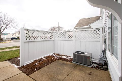 365 Gregory St, Aurora, IL 60504 photo 10