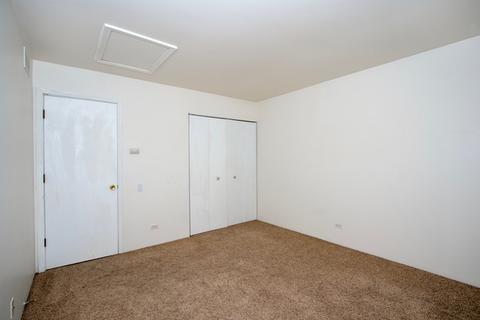 365 Gregory St, Aurora, IL 60504 photo 5