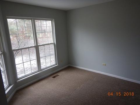 1247 Coldspring Rd, Elgin, IL 60120 photo 4