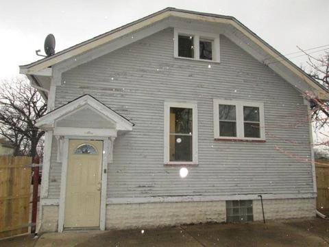 1132 Douglas Ave, Aurora, IL 60505 photo 3
