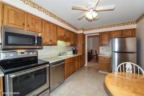 6214 Willowhill Rd #C, Willowbrook, IL 60527 photo 3