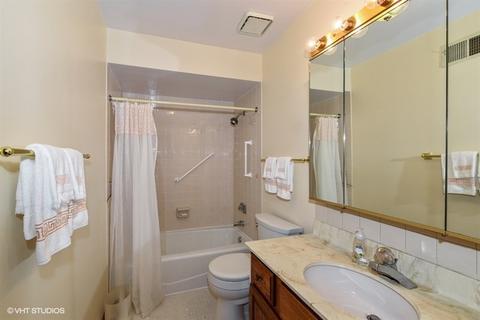 6214 Willowhill Rd #C, Willowbrook, IL 60527 photo 9