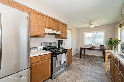 1242 Sebring Cir, Elgin, IL 60120 photo 5