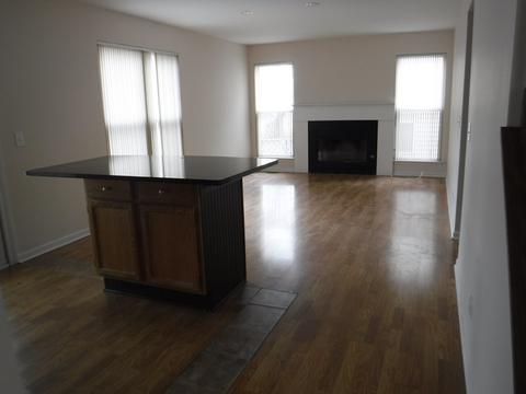 1129 Clover Hill Ln, Elgin, IL 60120 photo 3