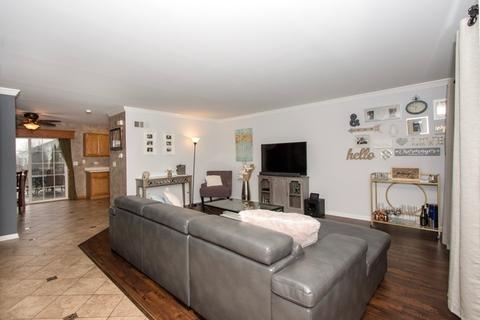 2206 Cherry Ridge Dr, Plainfield, IL 60586 photo 4