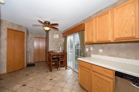 2206 Cherry Ridge Dr, Plainfield, IL 60586 photo 9