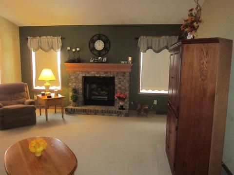 535 Autumnwolf Dr, Davis Junction, IL 61020 photo 4
