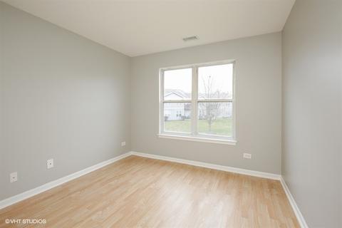 1003 Radclyffe Ct #D, Elgin, IL 60120 photo 7