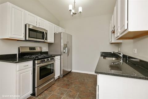 1003 Radclyffe Ct #D, Elgin, IL 60120 photo 3