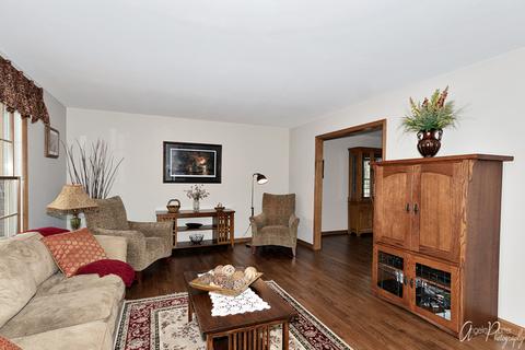 2416 N Marquardt Ln, Mchenry, IL 60051 photo 2