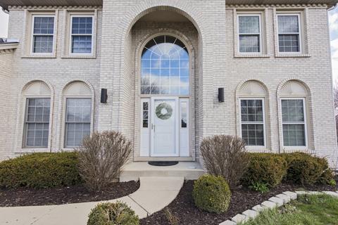 16400 Hidden River Cir, Plainfield, IL 60586 photo 2