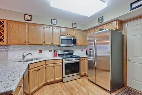 725 Brookvale Dr #B, Wheeling, IL 60090 photo 3