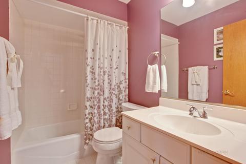 725 Brookvale Dr #B, Wheeling, IL 60090 photo 19