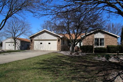 39 W102 Cliff Dr, Elgin, IL 60124 photo 1