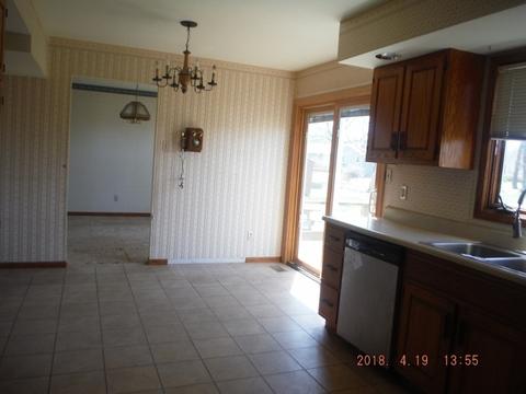 401 Hickory Ct, Seneca, IL 61360 photo 3