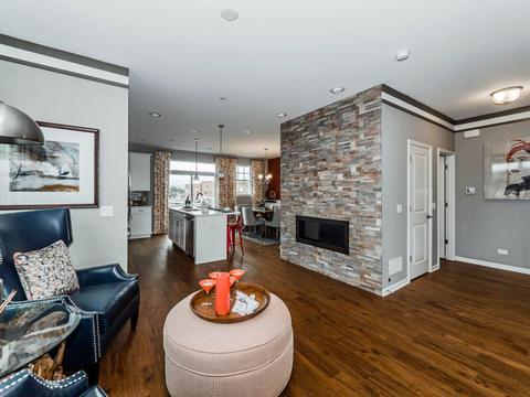 839 Lexington Cir E, Des Plaines, IL 60016 photo 3