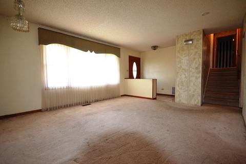 560 E Thacker St, Hoffman Estates, IL 60169 photo 2