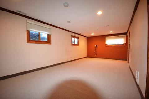 560 E Thacker St, Hoffman Estates, IL 60169 photo 9