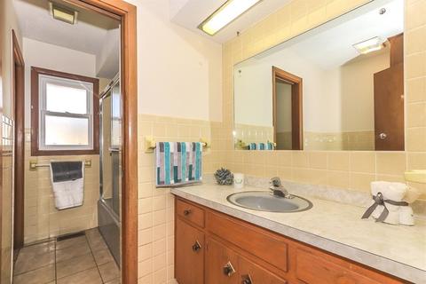 22 W Pine Ave, Roselle, IL 60172 photo 26