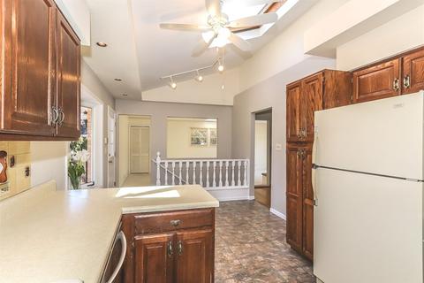 22 W Pine Ave, Roselle, IL 60172 photo 16
