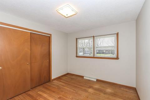 22 W Pine Ave, Roselle, IL 60172 photo 24