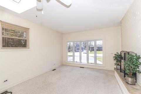 22 W Pine Ave, Roselle, IL 60172 photo 21