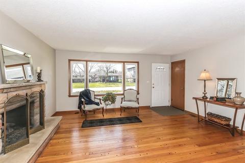 22 W Pine Ave, Roselle, IL 60172 photo 10