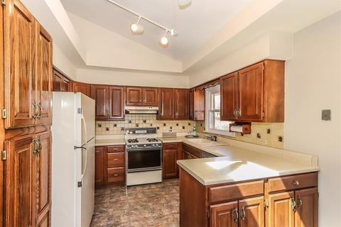 22 W Pine Ave, Roselle, IL 60172 photo 17
