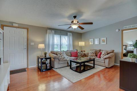 105 W Kyle St, Ogden, IL 61859 photo 4