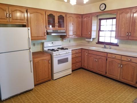 17863 Hickory St, Lansing, IL 60438 photo 2