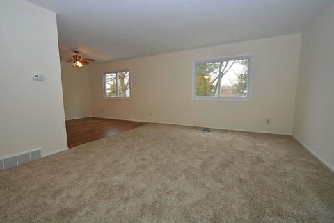 206 Windridge Dr, Mchenry, IL 60051 photo 4