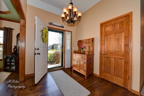 3680 Lakeview Dr, Algonquin, IL 60102 photo 4