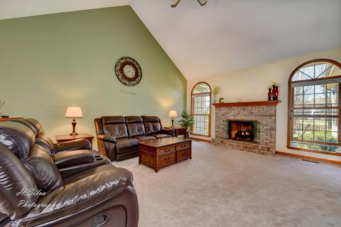 3680 Lakeview Dr, Algonquin, IL 60102 photo 8